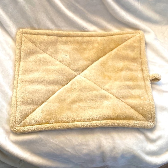 Other - Cat bed / Self warming plush mat